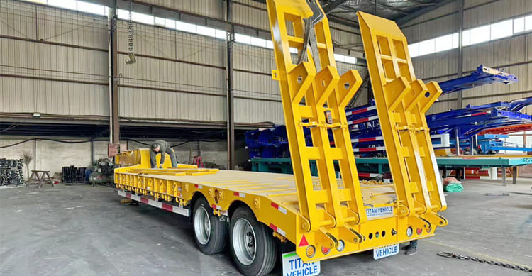 2 Axle 40 Tons Low Bed Truck Semi Trailer for sale in Suriname