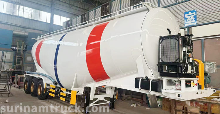 Tri Axle Silo Cement Bulker Trailer for Sale in Suriname