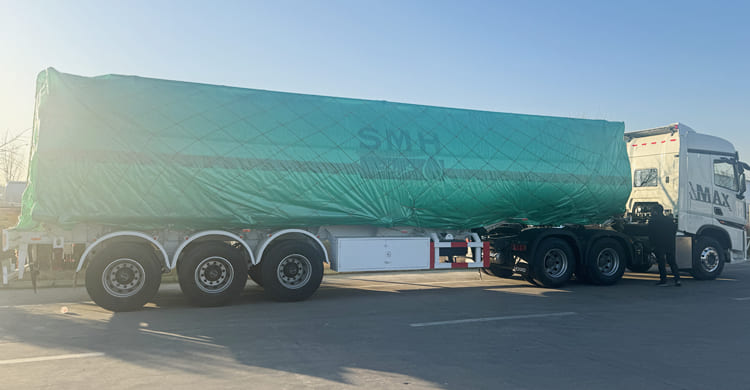 Tri Axle 45000 Liters Diesel Fuel Tanker Semi Trailer for Sale in Suriname