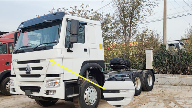 Sinotruk Howo Tractor Truck 6x4 380 Horsepower for Sale in Suriname
