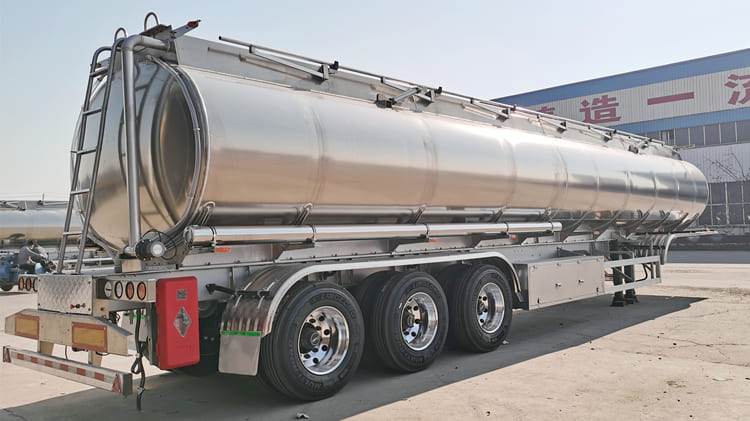 Tri Axle Aluminum Petrol Tanker Price in Suriname Paramaribo